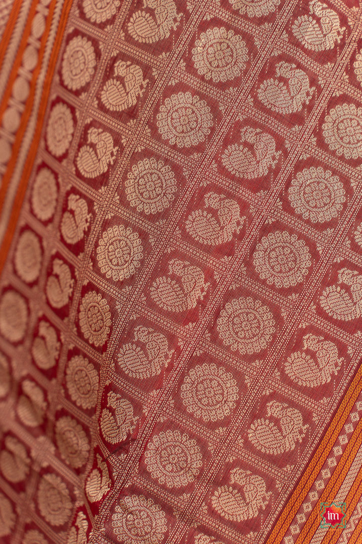 Red-Veldhari-Kanchi-Cotton-Saree-With-Zari-Kumkumam-8-The-Indian-Motif