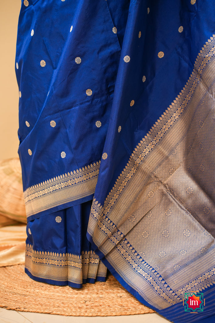 Royal-Blue-Banarasi-Katan-Silk-Handloom-Saree-with-Silver-Zari-Buttas-3-The-Indian-Motif