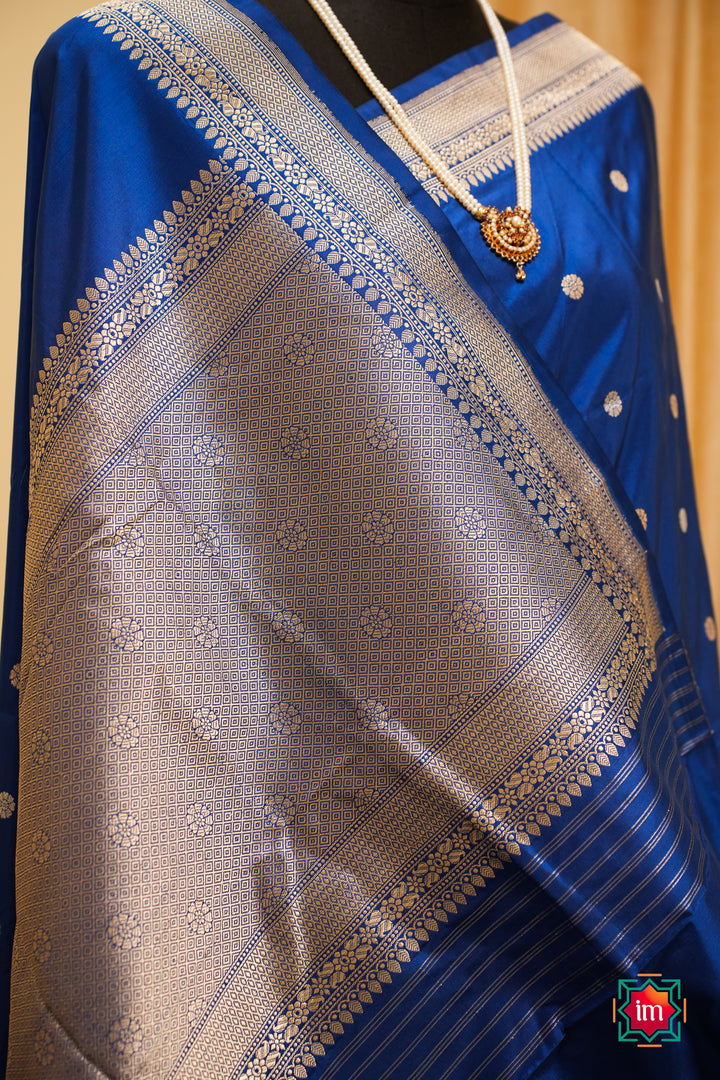 Royal-Blue-Banarasi-Katan-Silk-Handloom-Saree-with-Silver-Zari-Buttas-9-The-Indian-Motif