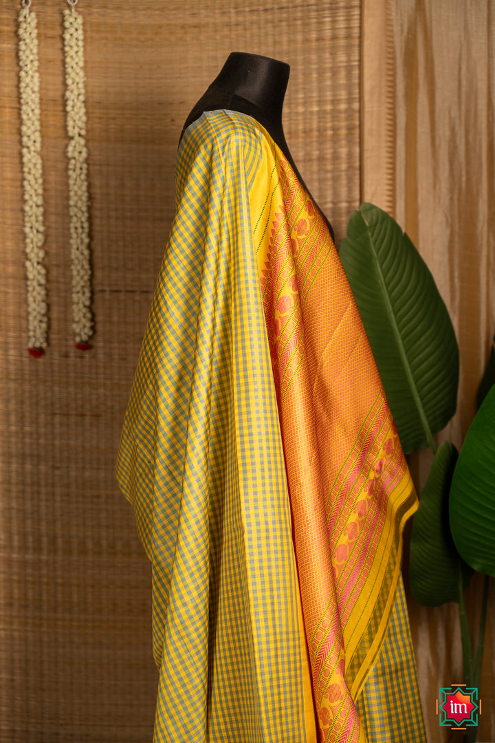 Grey-and-Yellow-Checkered-Molkalmuru-Silk-Saree-Minsaram-3-The-Indian-Motif