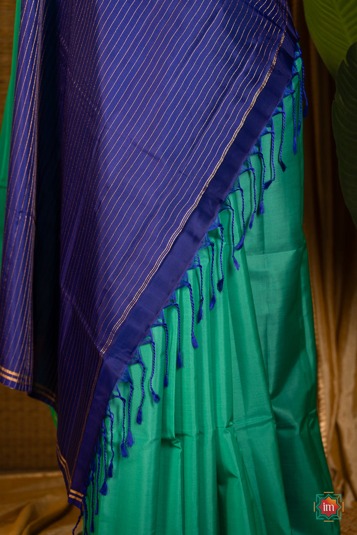 Turquoise-Soft-Silk-Handloom-Saree-Nadee-4-The-Indian-Motif