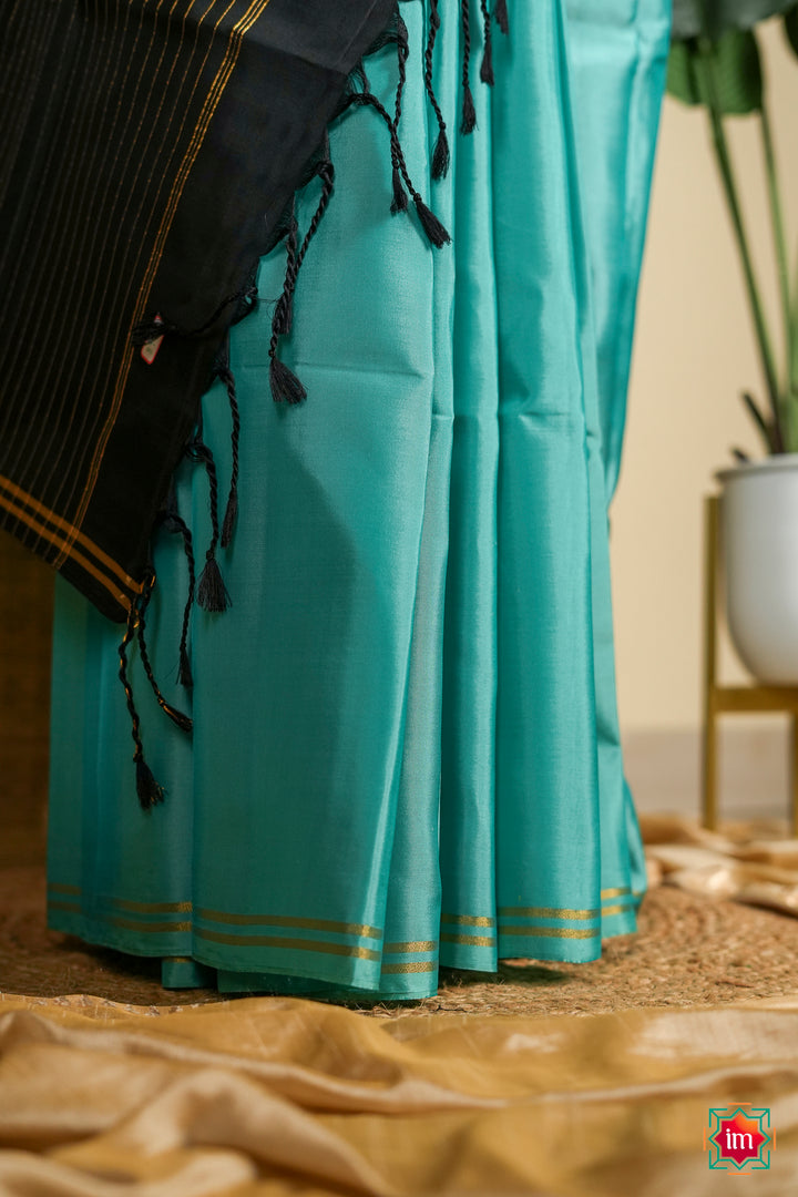 Turquoise-With-Black-Soft-Silk-Handloom-Saree-Jheel-3-The-Indian-Motif