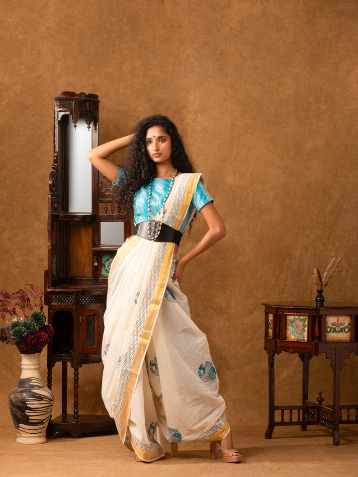 White Kasavu Fish Motif Zari Border Jugalbandhi Saree Meen-The Indian Motif