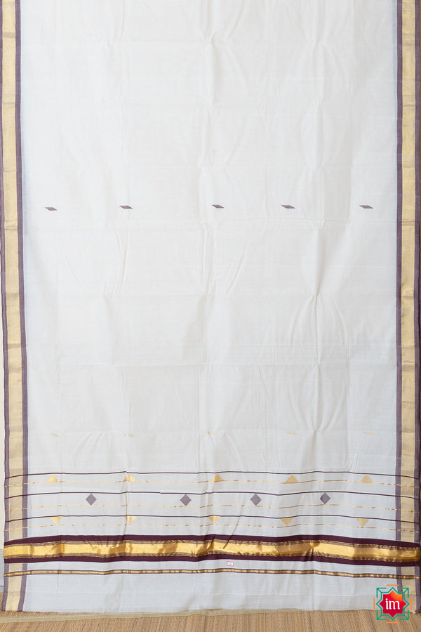 White Kasavu Handloom Cotton Saree Chakkarakutty-The Indian Motif