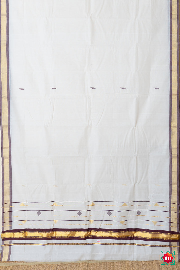 White Kasavu Handloom Cotton Saree Chakkarakutty-The Indian Motif