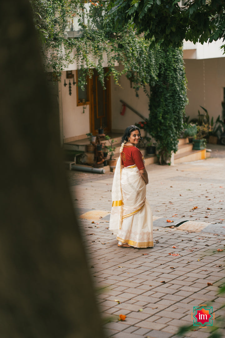 White-Onam-Kasavu-Kolam-Motif-Jugalbandhi-Saree-Pookalam-4-The-Indian-motif