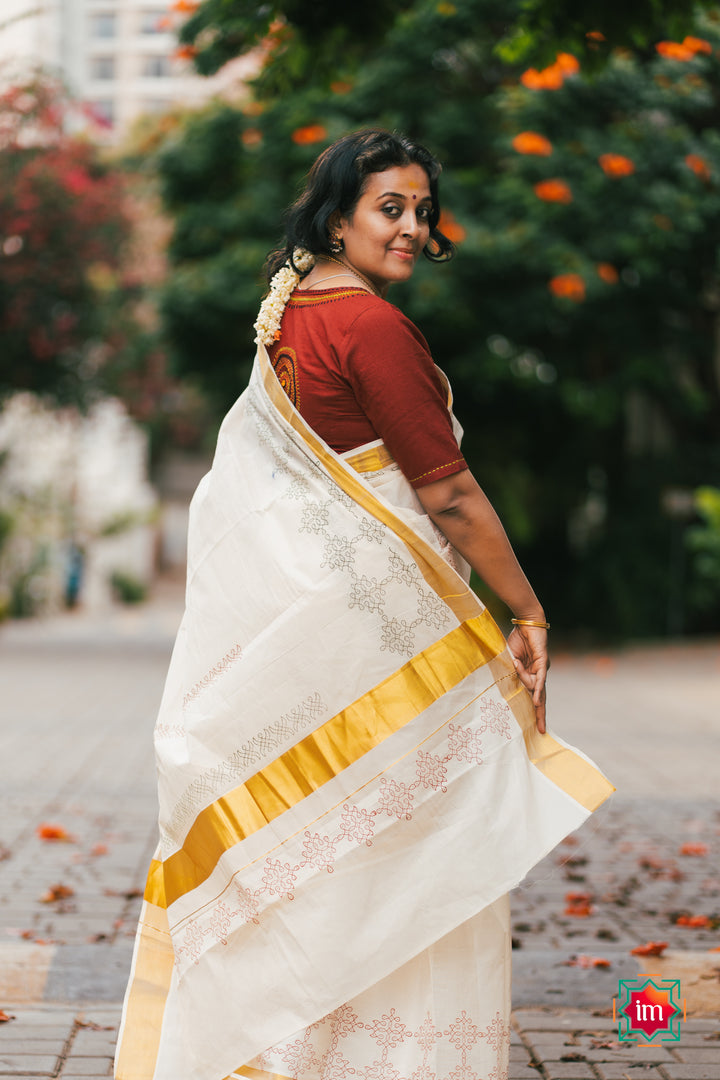 White-Onam-Kasavu-Kolam-Motif-Jugalbandhi-Saree-Pookalam-5-The-Indian-motif