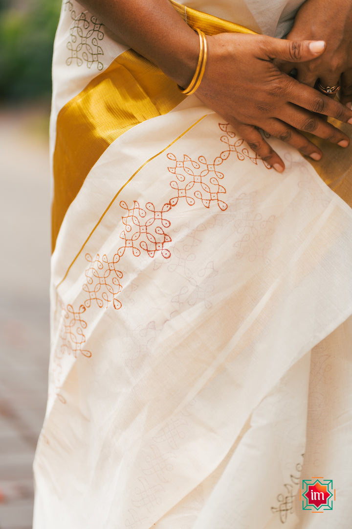 White-Onam-Kasavu-Kolam-Motif-Jugalbandhi-Saree-Pookalam-7-The-Indian-motif