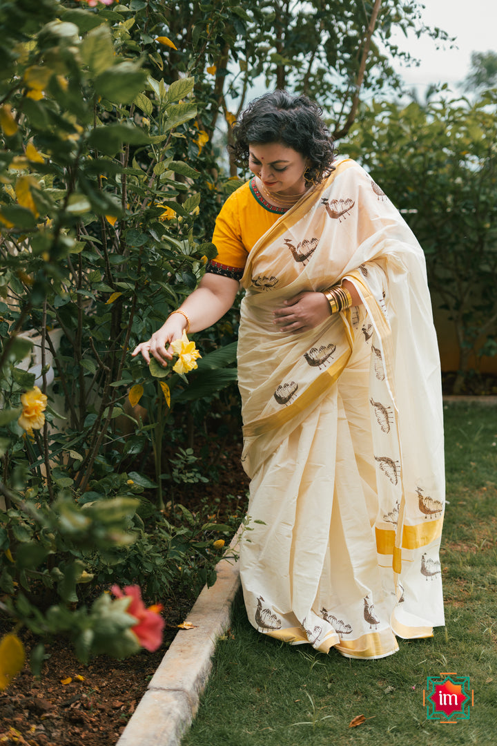 White-Onam-Kasavu-Race-boat-Motif-Jugalbandhi-Saree-Vallamkali-2-The-Indian-Motif