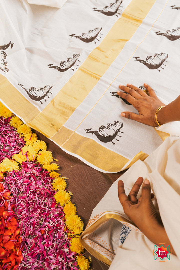 White-Onam-Kasavu-Race-boat-Motif-Jugalbandhi-Saree-Vallamkali-8-The-Indian-Motif