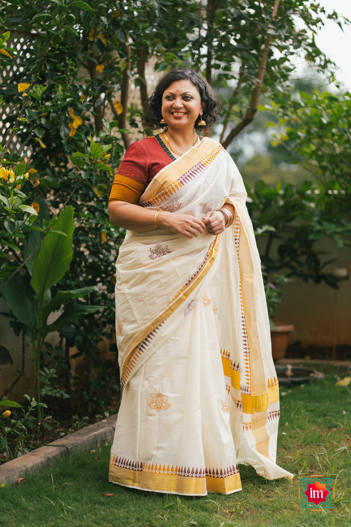 White-Onam-Kasavu-Temple-Motif-Jugalbandhi-Saree-Taamara-2-The-Indian-Motif
