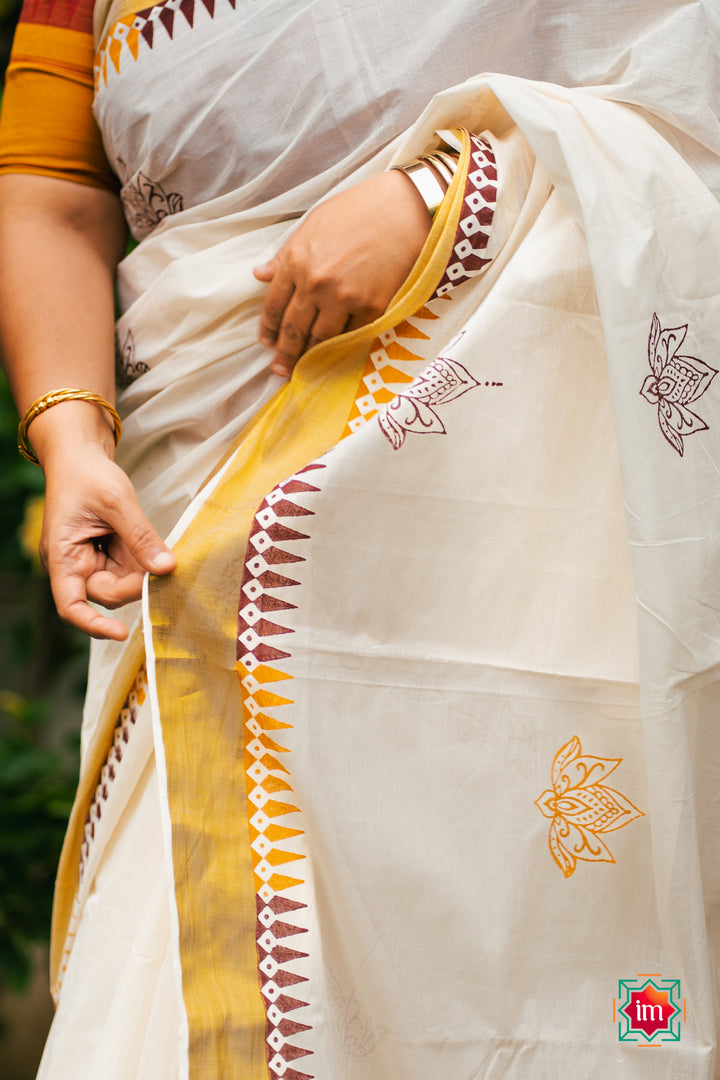 White-Onam-Kasavu-Temple-Motif-Jugalbandhi-Saree-Taamara-4-The-Indian-Motif