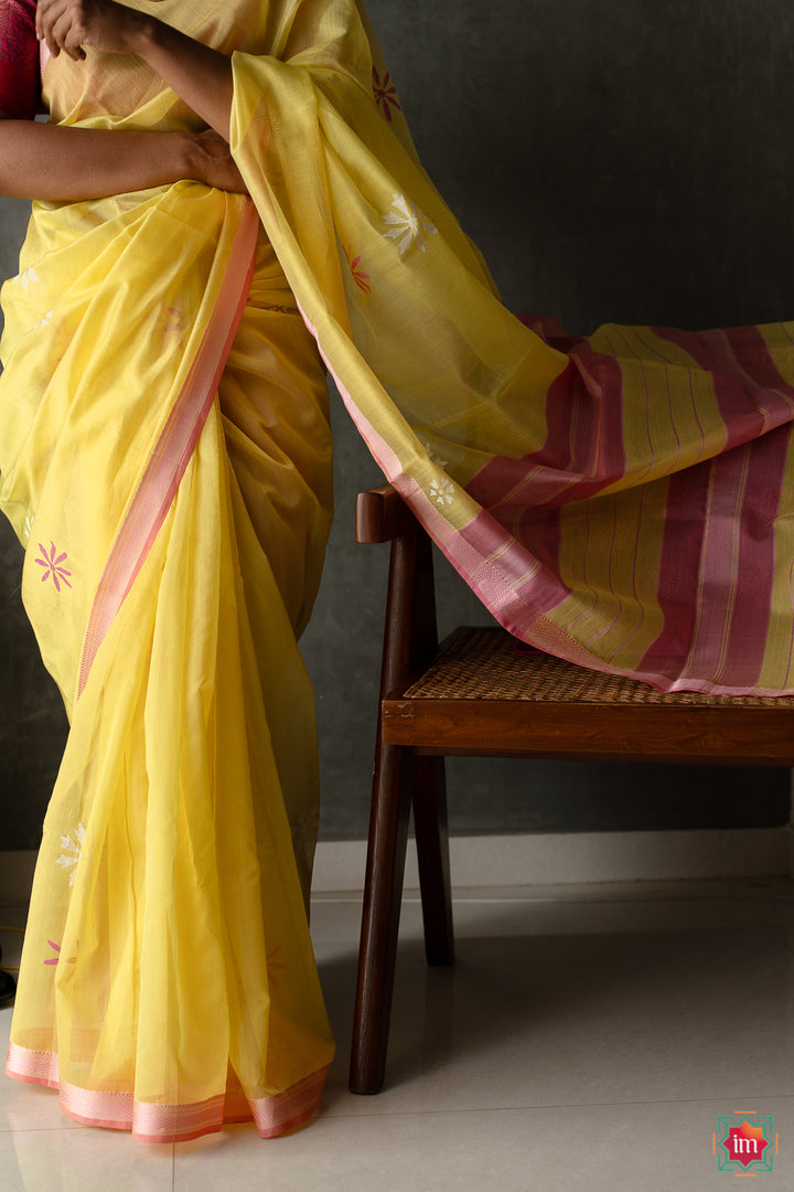 Yellow Maheshwar Silk Cotton Jugalbandhi Saree Parijaata-3-The Indian Motif