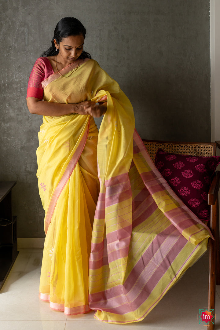 Yellow Maheshwar Silk Cotton Jugalbandhi Saree Parijaata-4-The Indian Motif