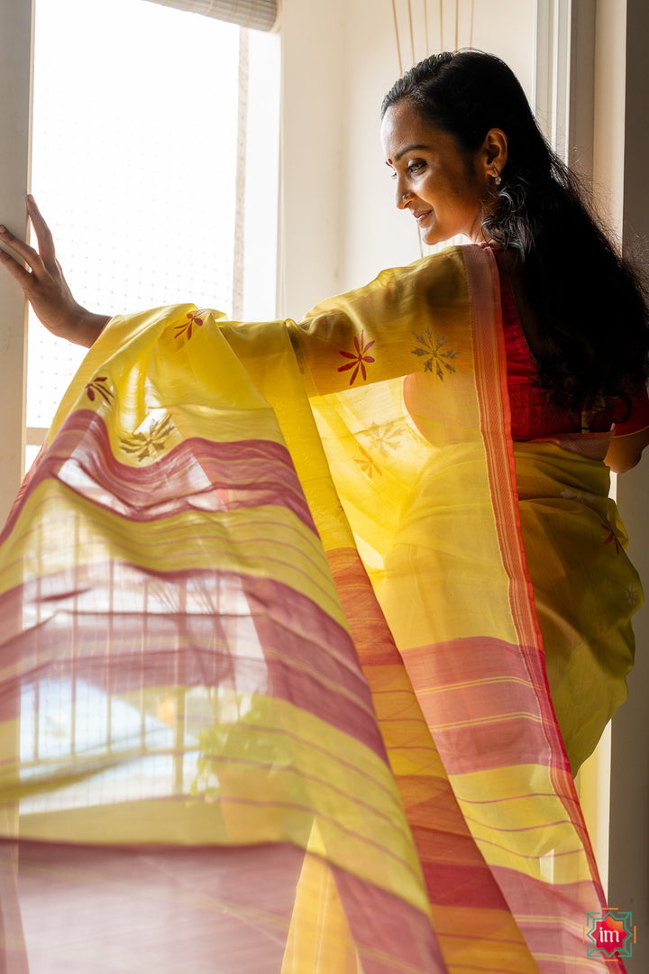 Yellow Maheshwar Silk Cotton Jugalbandhi Saree Parijaata-6-The Indian Motif