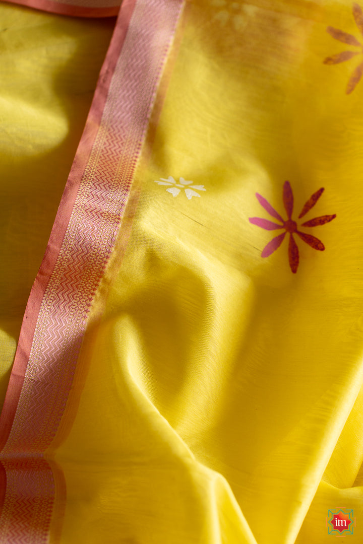 Yellow Maheshwar Silk Cotton Jugalbandhi Saree Parijaata-9-The Indian Motif