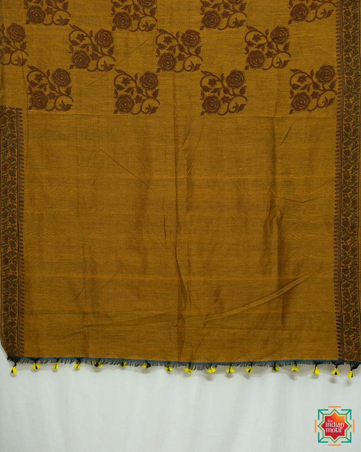 Brown-Floral-Handblock-Printed-Mul-Cotton-Jugalbandhi-Saree-Muddy-Love-8-The-Indian-Motif
