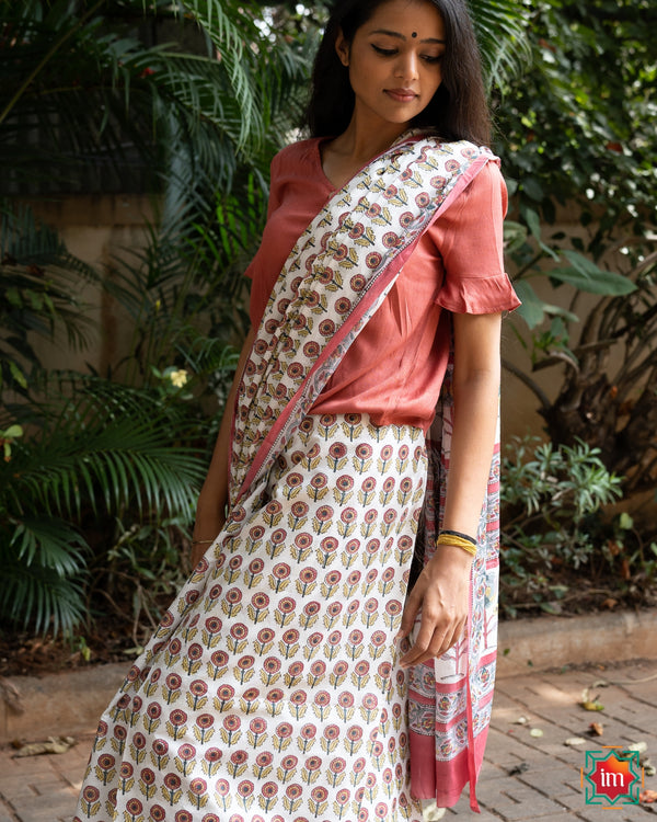 White Handblock Printed Sanganer Floral Mul Cotton Saree Sagar Jaisi Aankhonwali-The Indian Motif